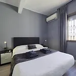 Sagrada Familia Penthouse شقة