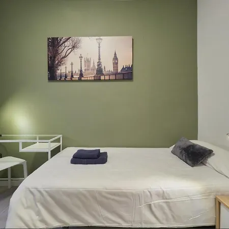 Sagrada Familia Penthouse شقة